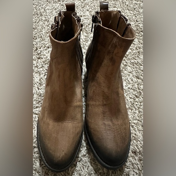 NWT Circle G Corral Burnished Brown
Double Zipper Bootie Two-Tone Ankle Boots - Picture 5 of 7